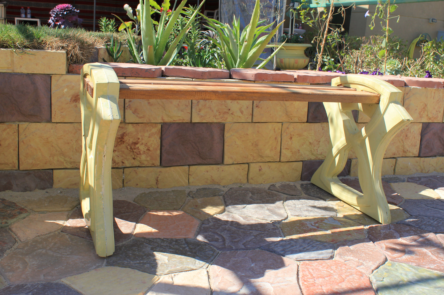 GARDEN BENCH